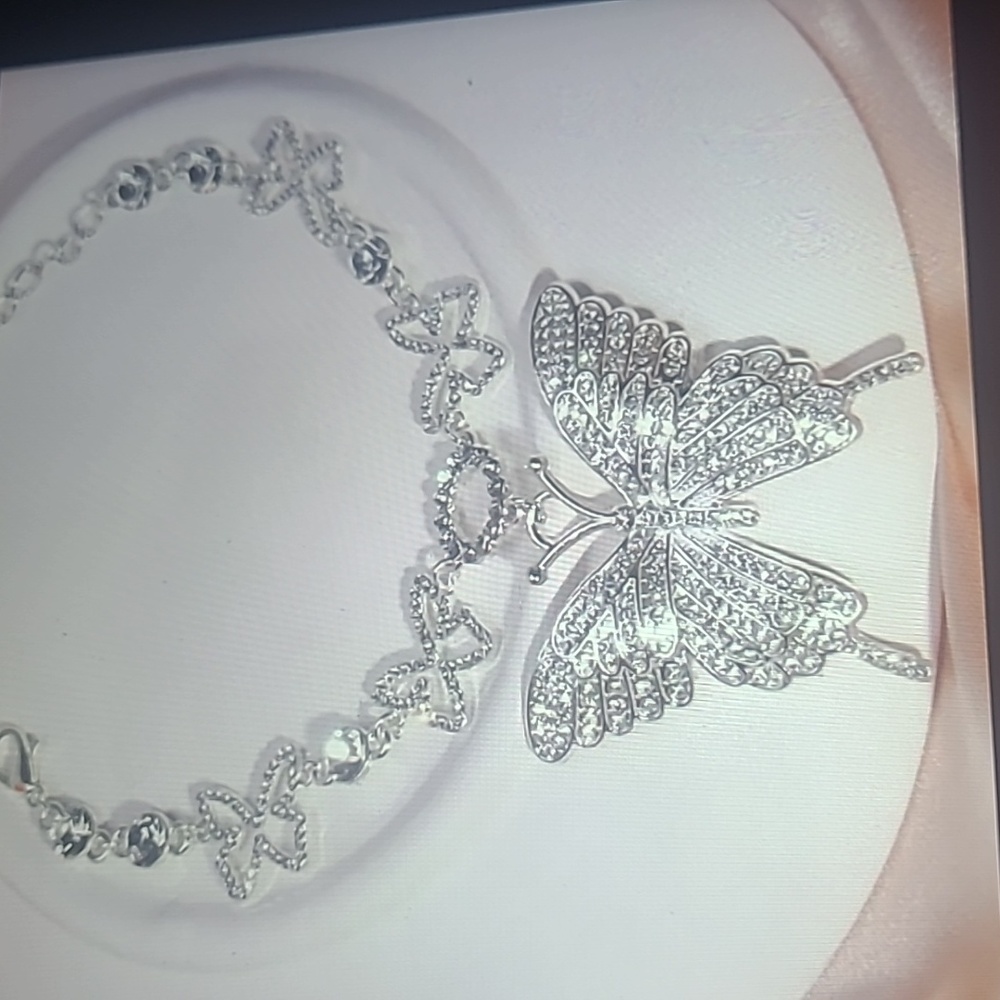 Stunning Butterfly 🦋  Bracelet in Silver and Rhinestones
